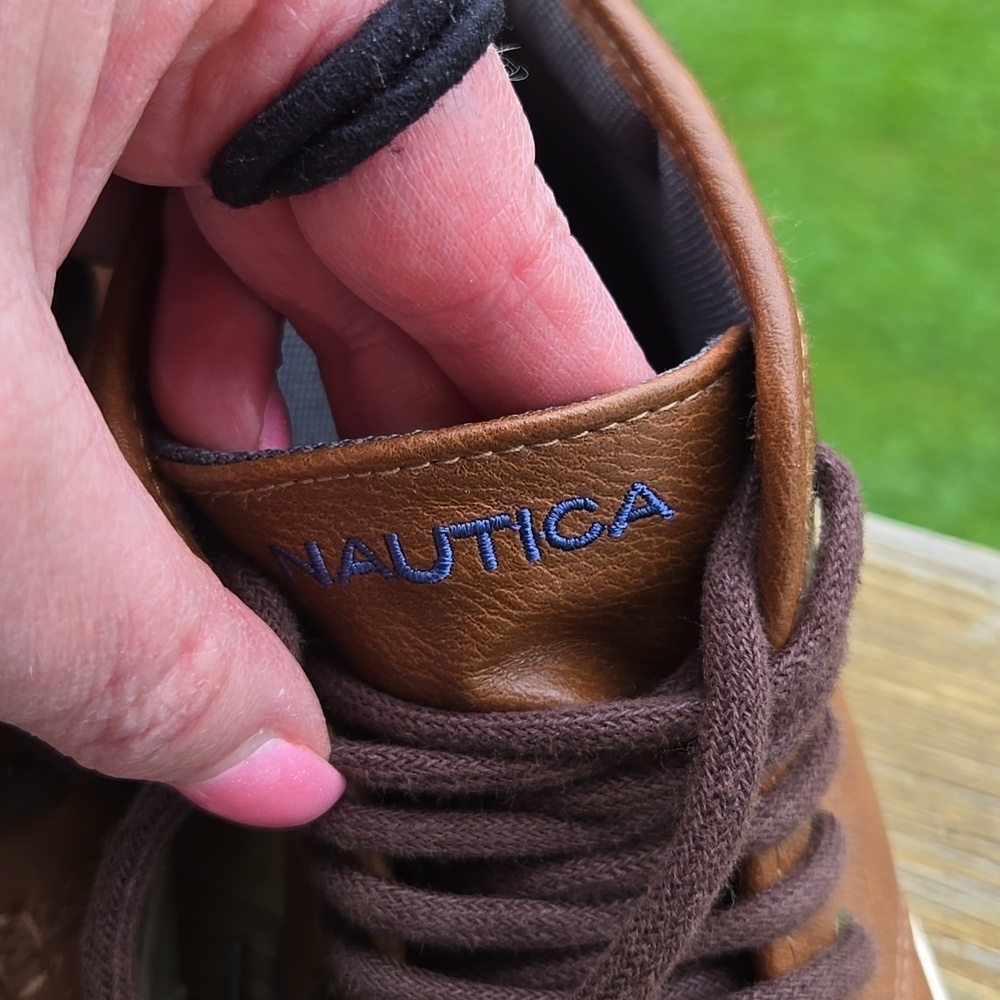 NAUTICA Mens Youth Sz 4 Brown Faux Leather Breakwater Ankle Chukka Lace Up UC - Picture 2 of 9